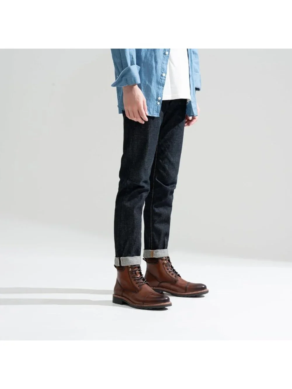 Stylish Men's Leather Chukka Boots - Versatile Dress Footwear for Any Occasion